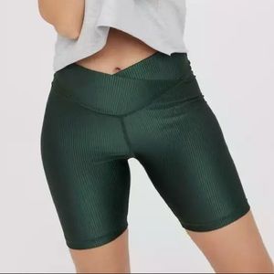 NWT Aerie offline ribbed shine high waisted crossover bike short, Size M, New